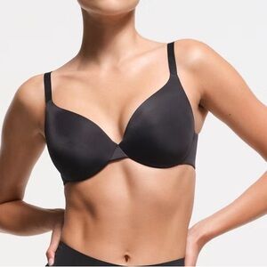 SKIMS Smoothing Intimates Full Coverage Lightly Lined Bra in Onyx, 36DDD